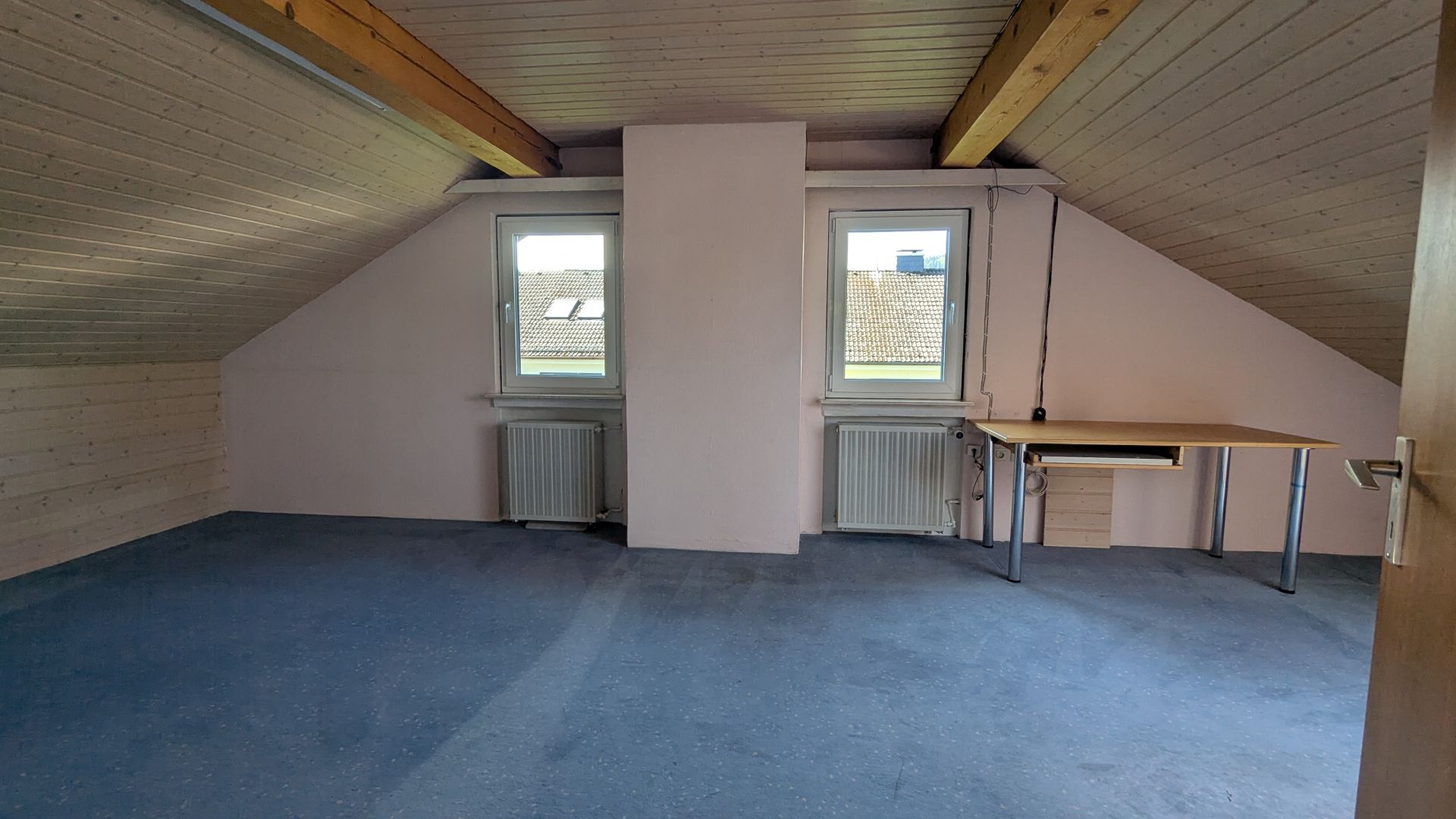 Schlafzimmer 6 Wohnzimmer 2 DG
